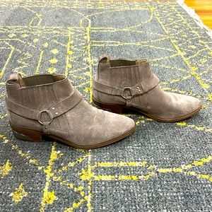 Suede Ankle booties